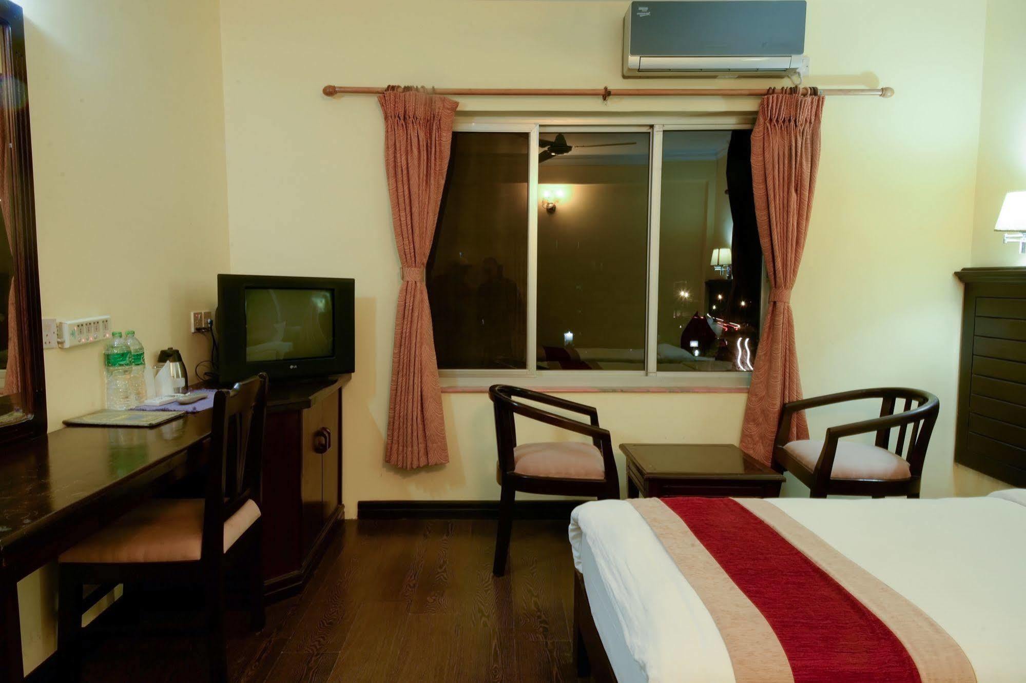 Hotel Lake Star Pokhara Dış mekan fotoğraf