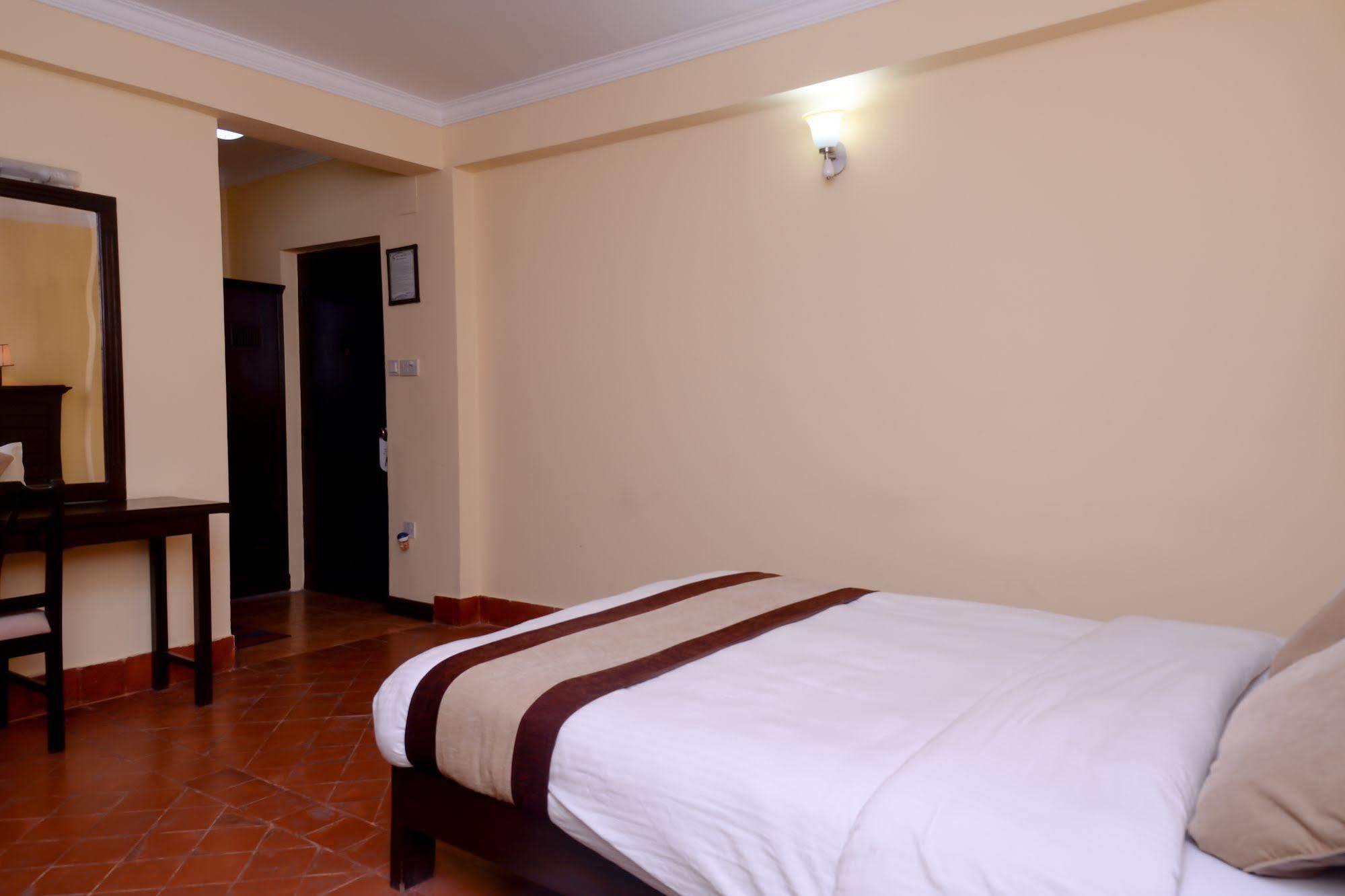 Hotel Lake Star Pokhara Dış mekan fotoğraf