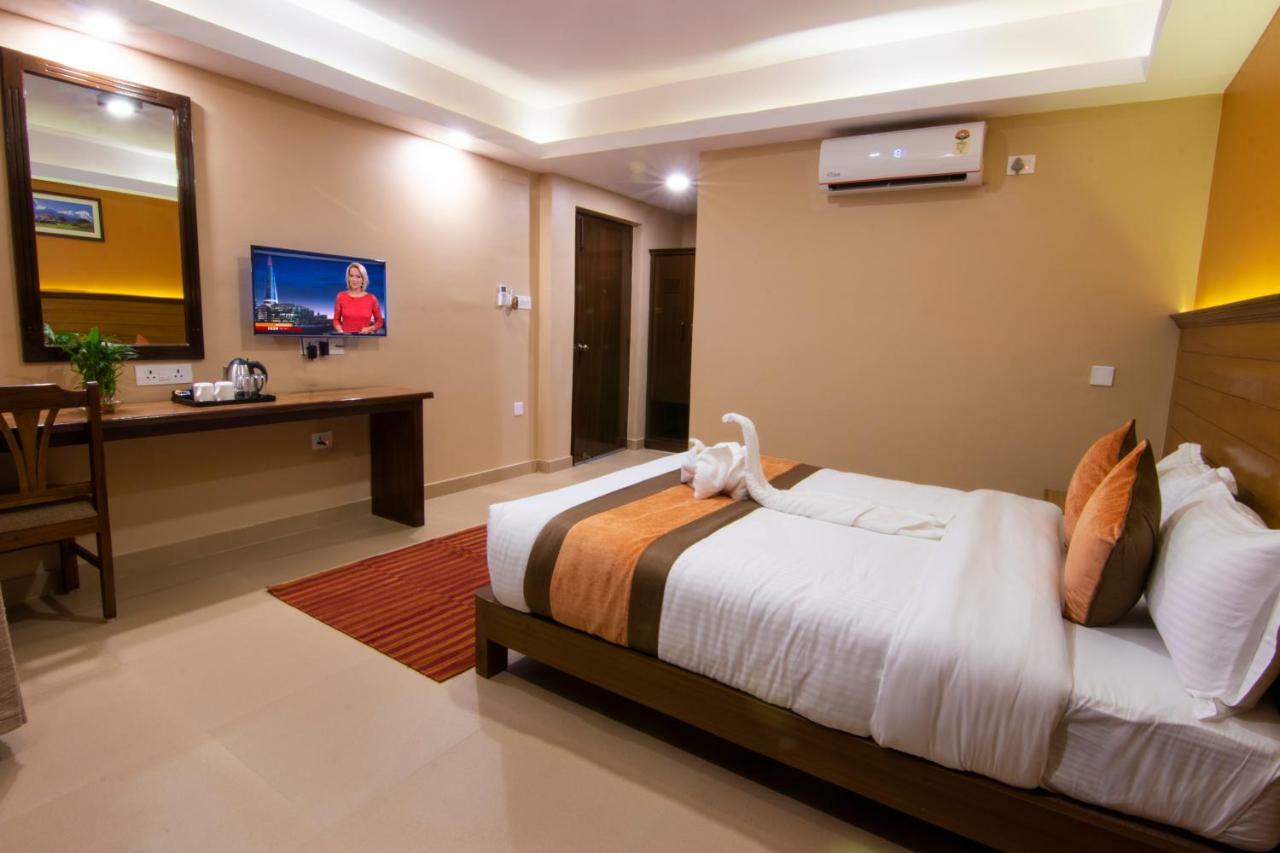 Hotel Lake Star Pokhara Dış mekan fotoğraf